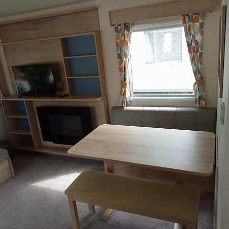 New 2 Bed Holiday Home With Decking In Rockley Park Dorset Near The Sea Lytchett Minster Zewnętrze zdjęcie