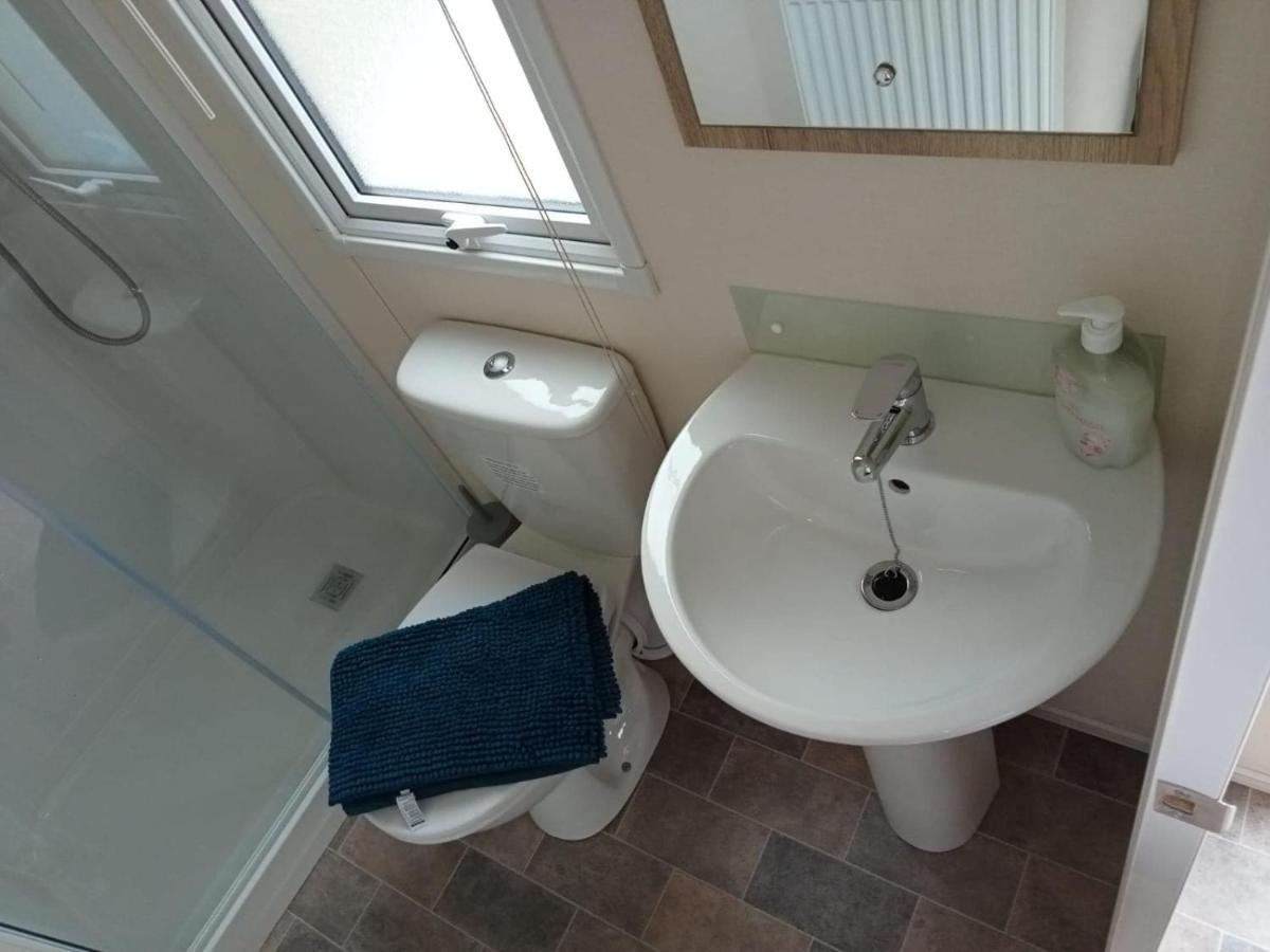 New 2 Bed Holiday Home With Decking In Rockley Park Dorset Near The Sea Lytchett Minster Zewnętrze zdjęcie