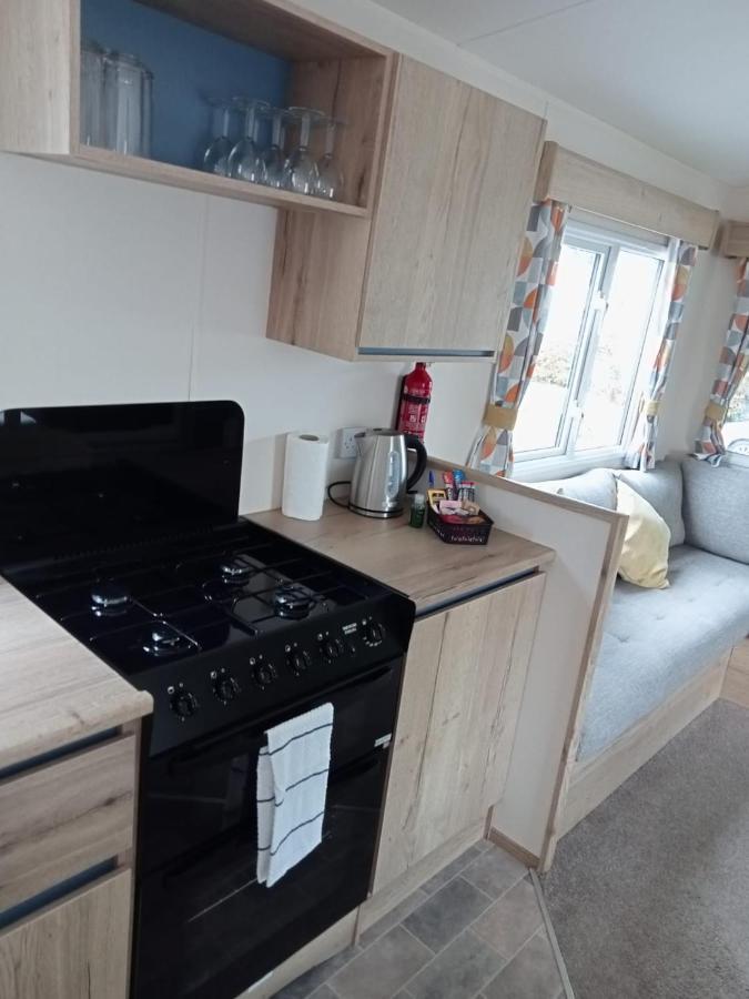 New 2 Bed Holiday Home With Decking In Rockley Park Dorset Near The Sea Lytchett Minster Zewnętrze zdjęcie