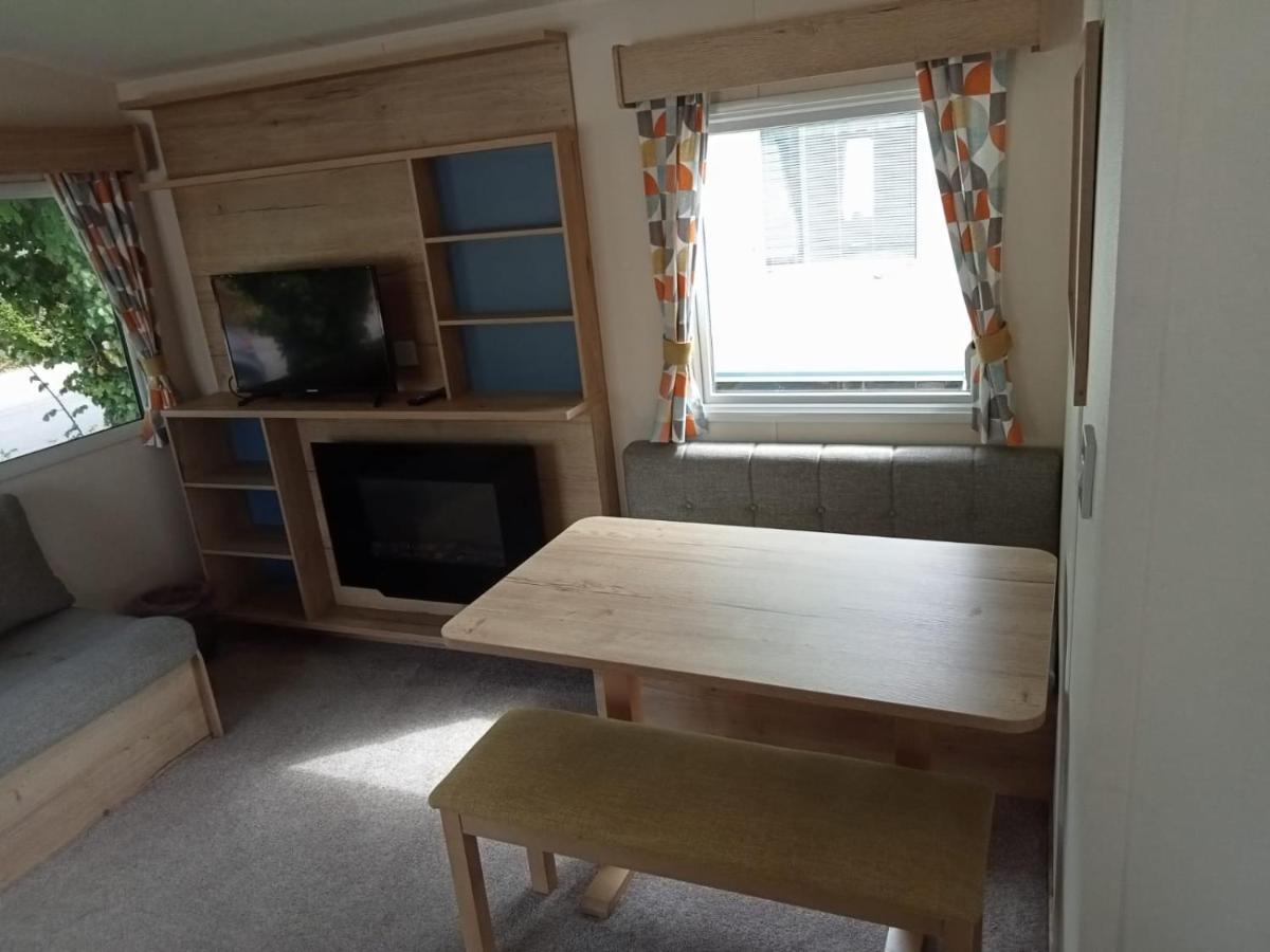 New 2 Bed Holiday Home With Decking In Rockley Park Dorset Near The Sea Lytchett Minster Zewnętrze zdjęcie
